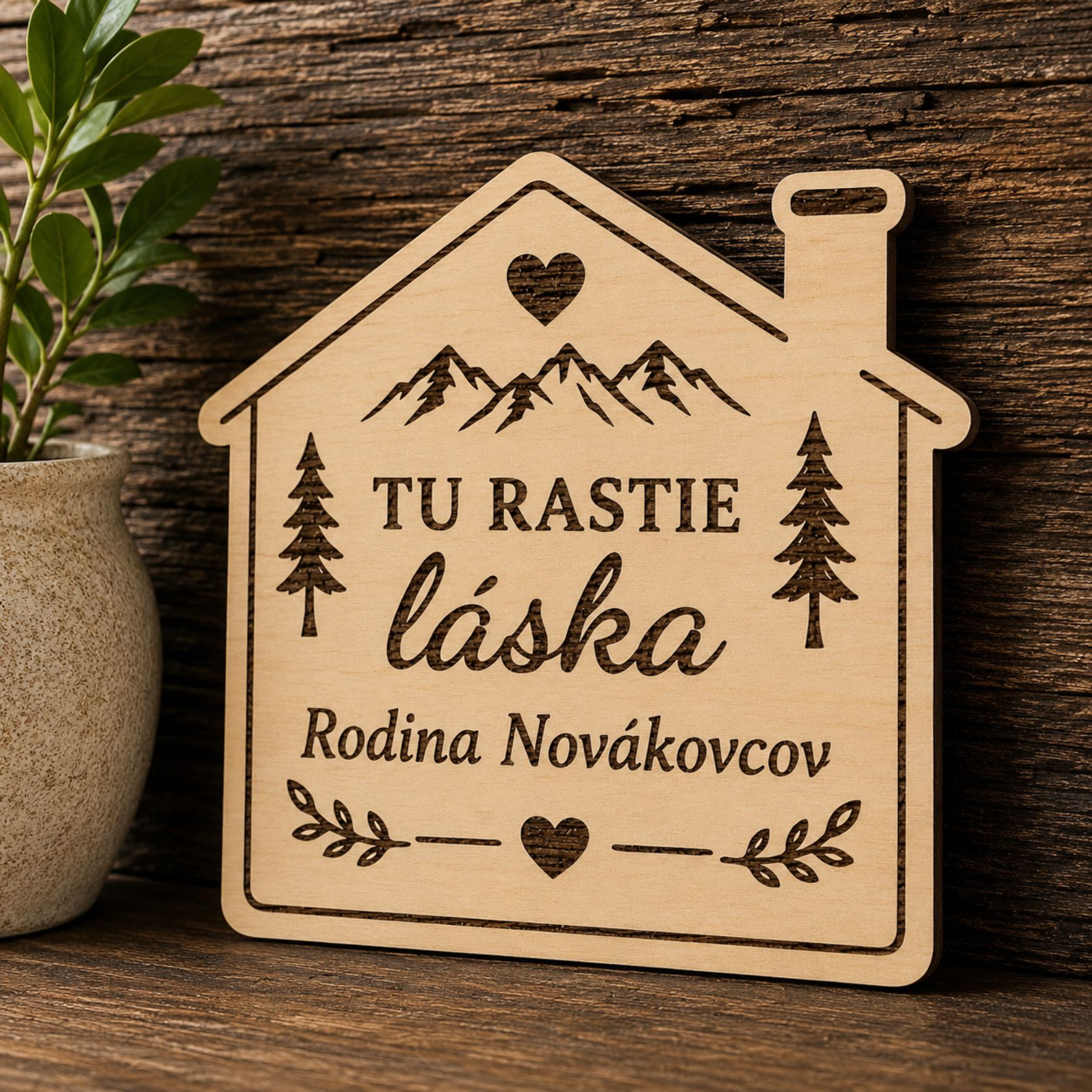 Personalizovaná drevená tabuľka domček XL - Tu rastie láska