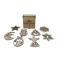 Sada drevených vianočných ozdôb – Veselé Vianoce (8 ks)