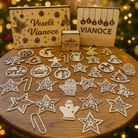 Drevené vianočné ozdoby v darčekovej krabičke – Veselé Vianoce (18 ks)