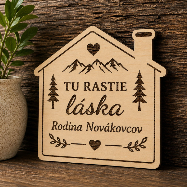 Personalizovaná drevená tabuľka domček XL - Tu rastie láska